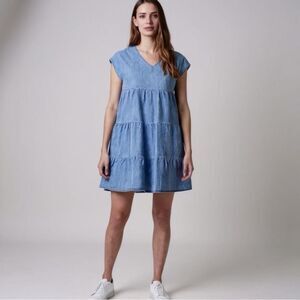 Derek Heart Chambray V-NeckTiered Dress. Size Large